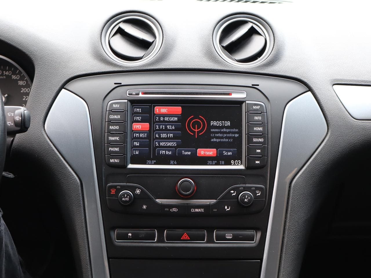 2011 Ford Mondeo - 31