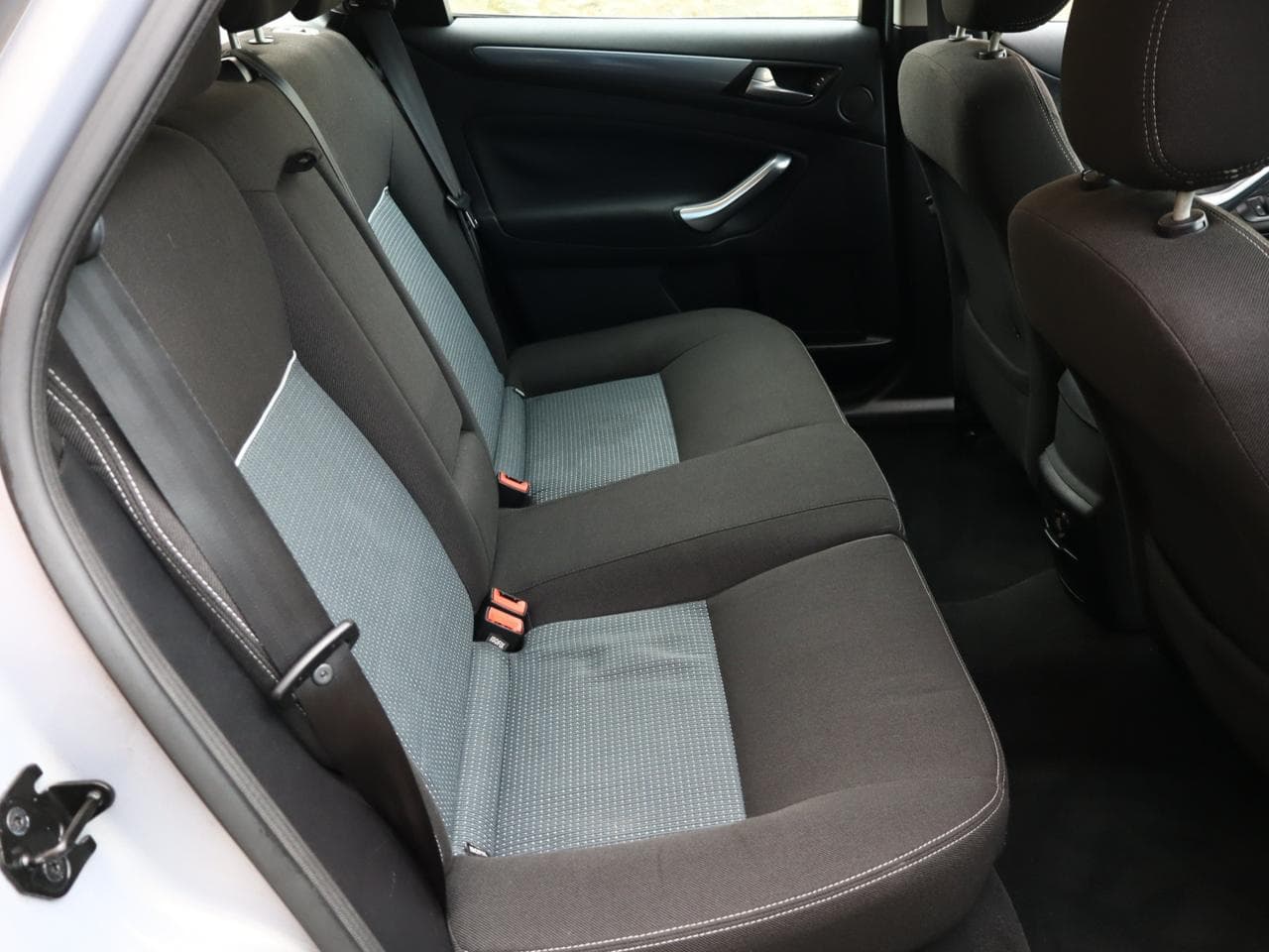 2011 Ford Mondeo - 21