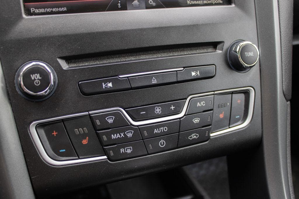 2015 Ford MONDEO - 17