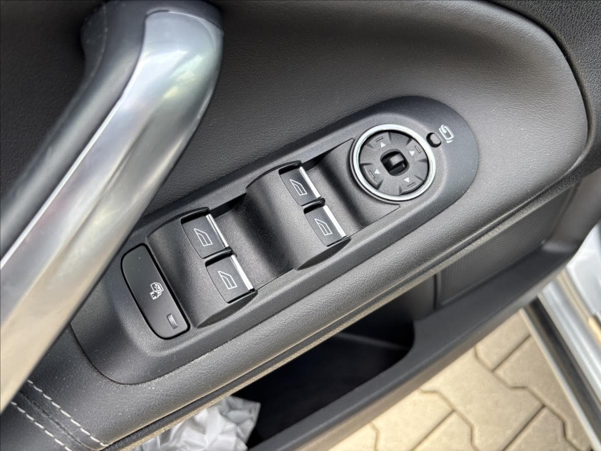 2013 Ford Mondeo - 39