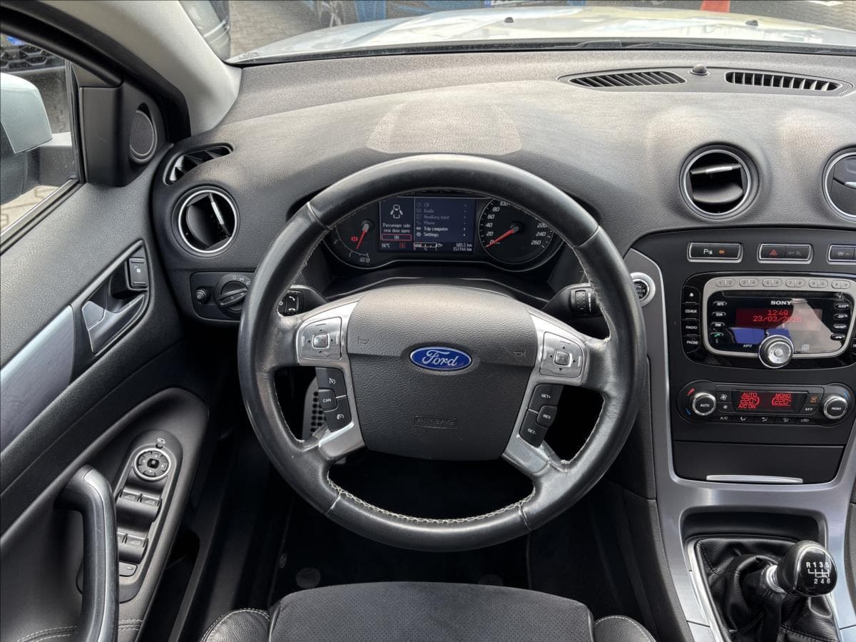 2013 Ford Mondeo - 29