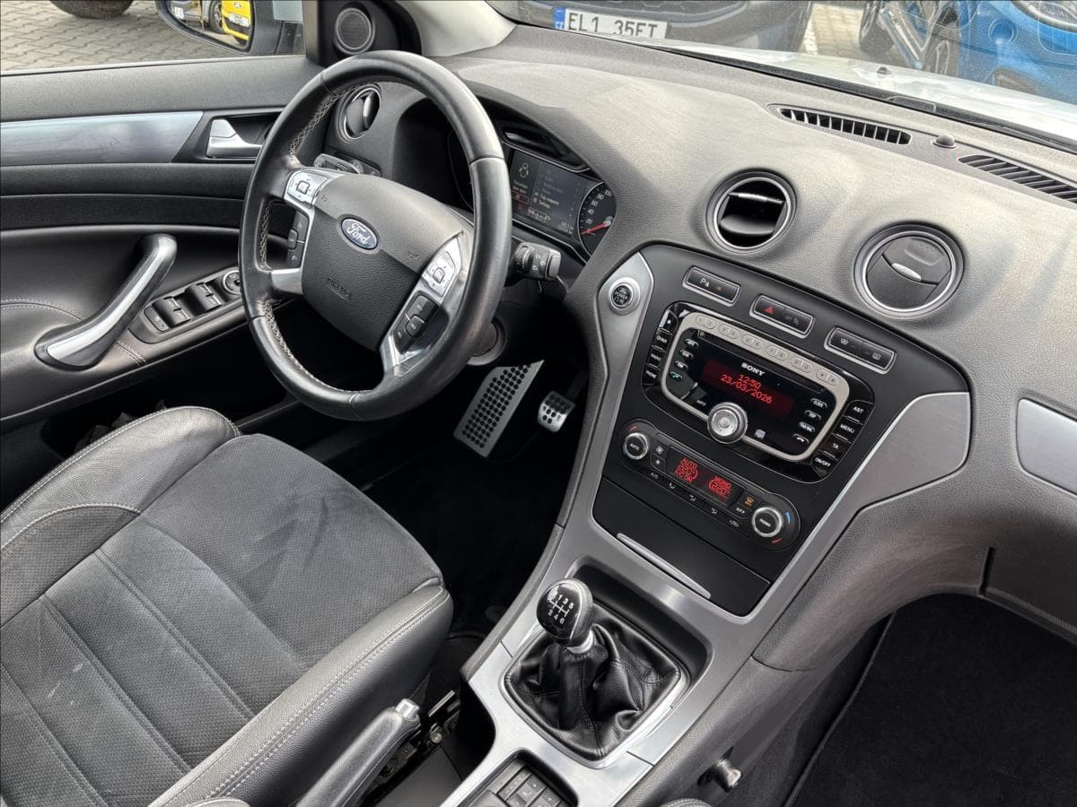 2013 Ford Mondeo - 35