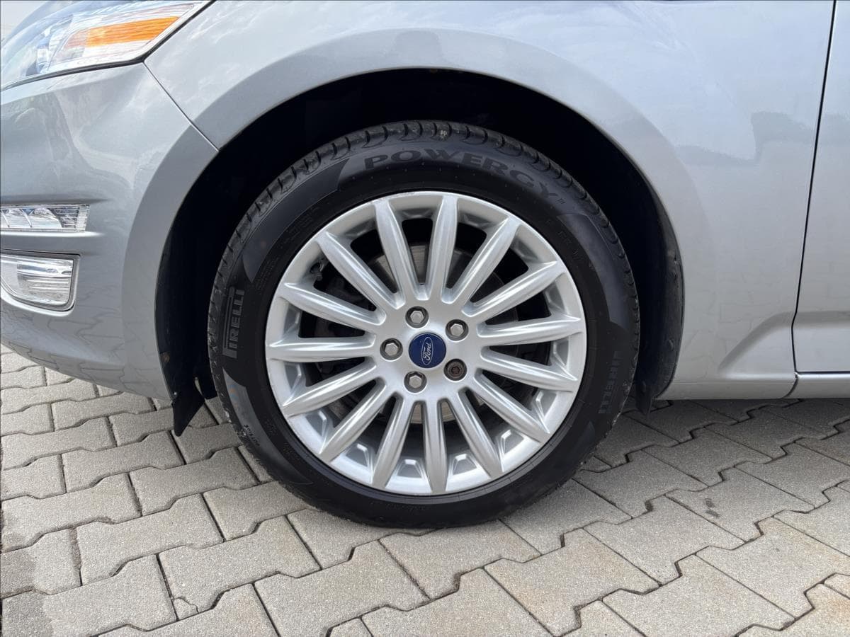2013 Ford Mondeo - 17