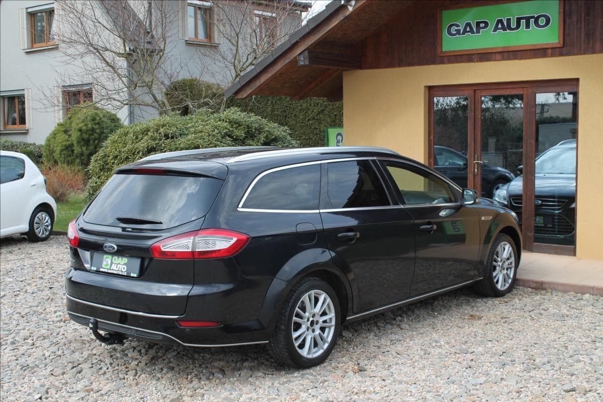 2013 Ford Mondeo - 11