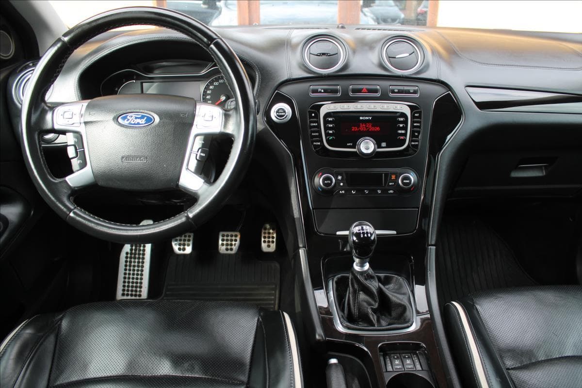 2013 Ford Mondeo - 17