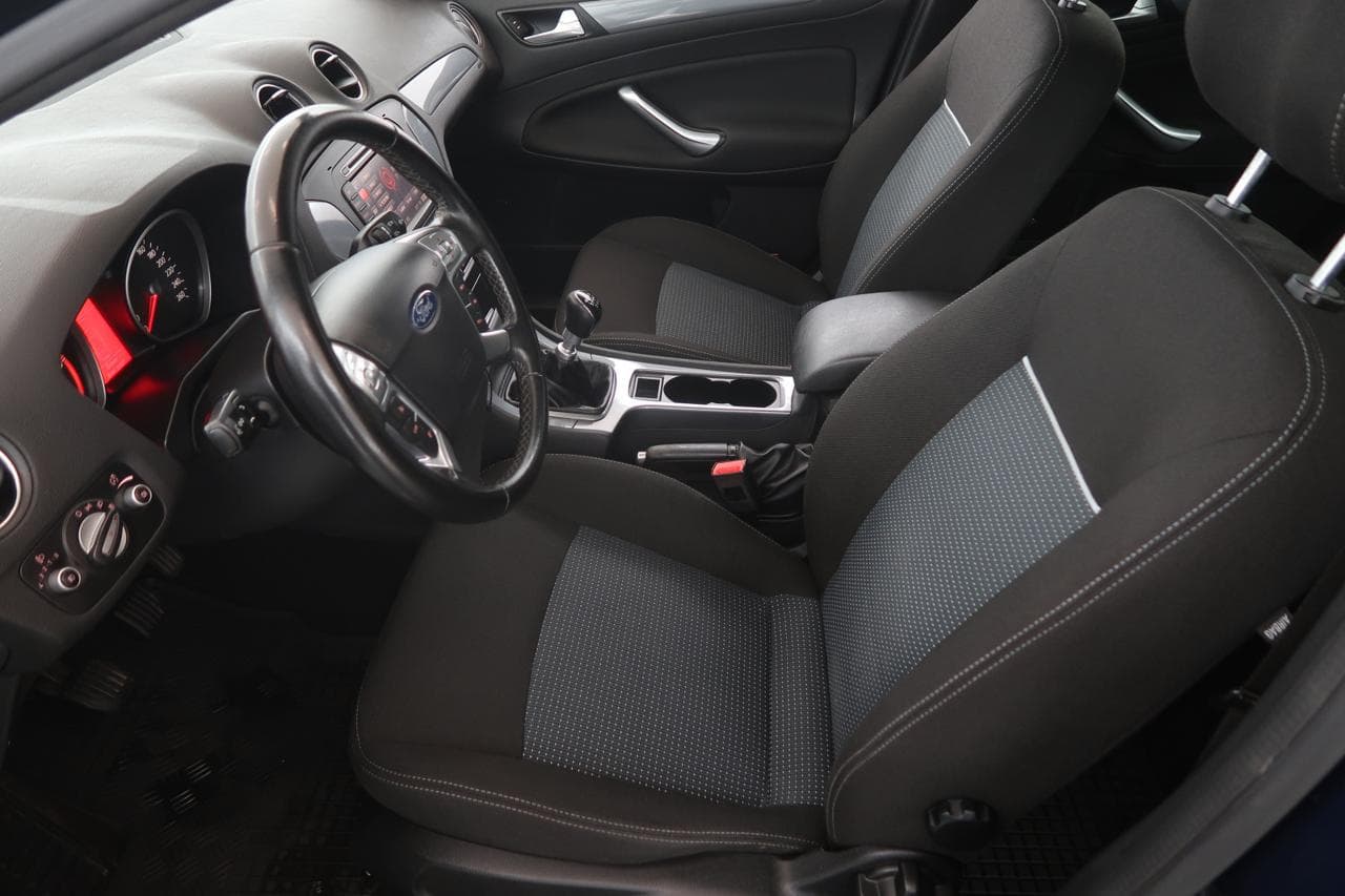 2013 Ford MONDEO - 16