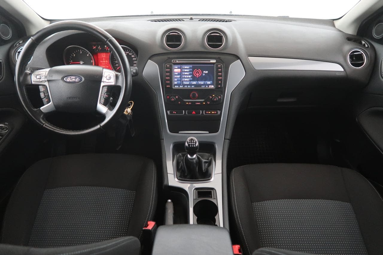 2013 Ford MONDEO - 10