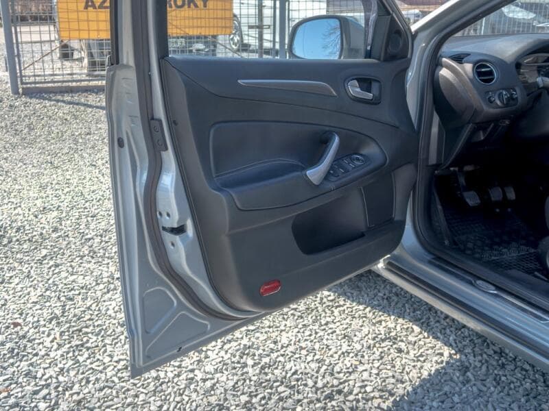 2007 Ford Mondeo - 19