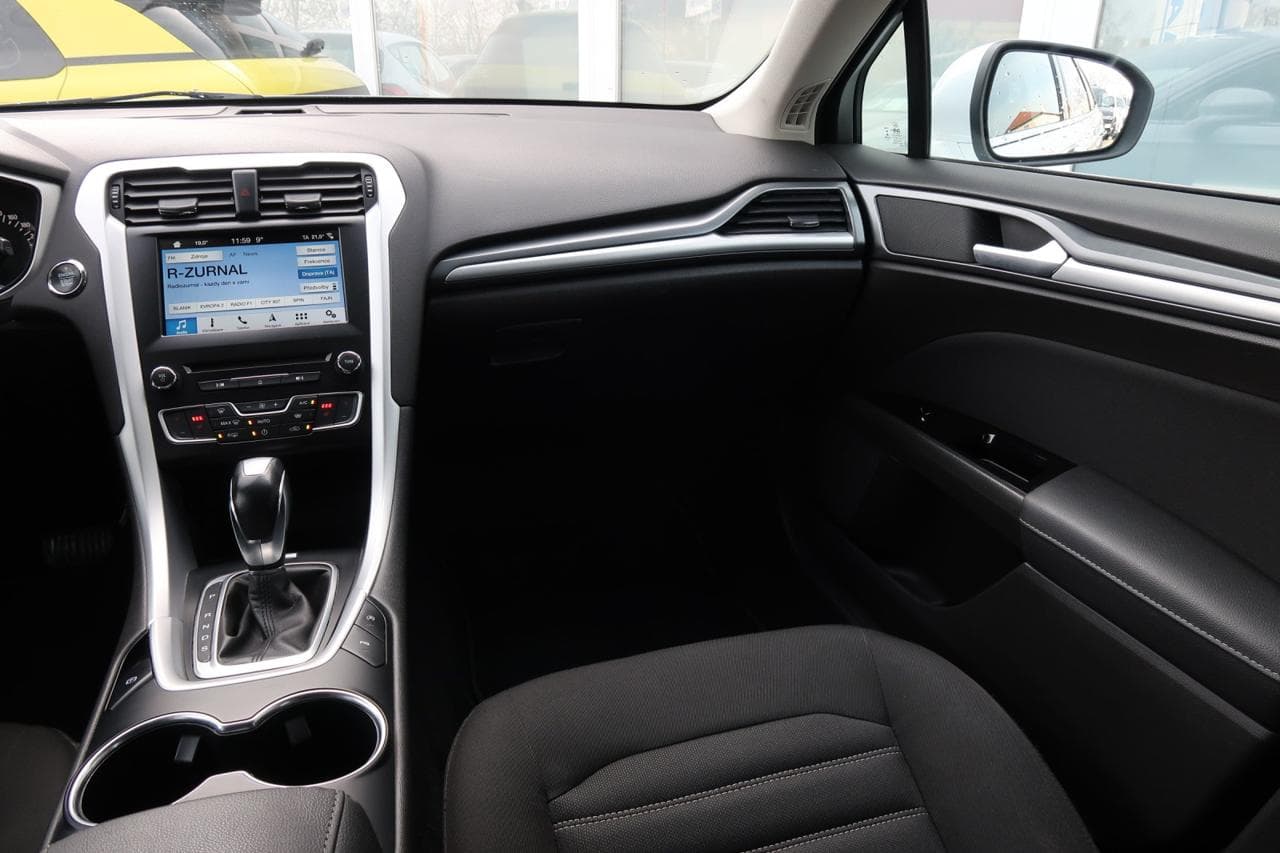 2019 Ford MONDEO - 11