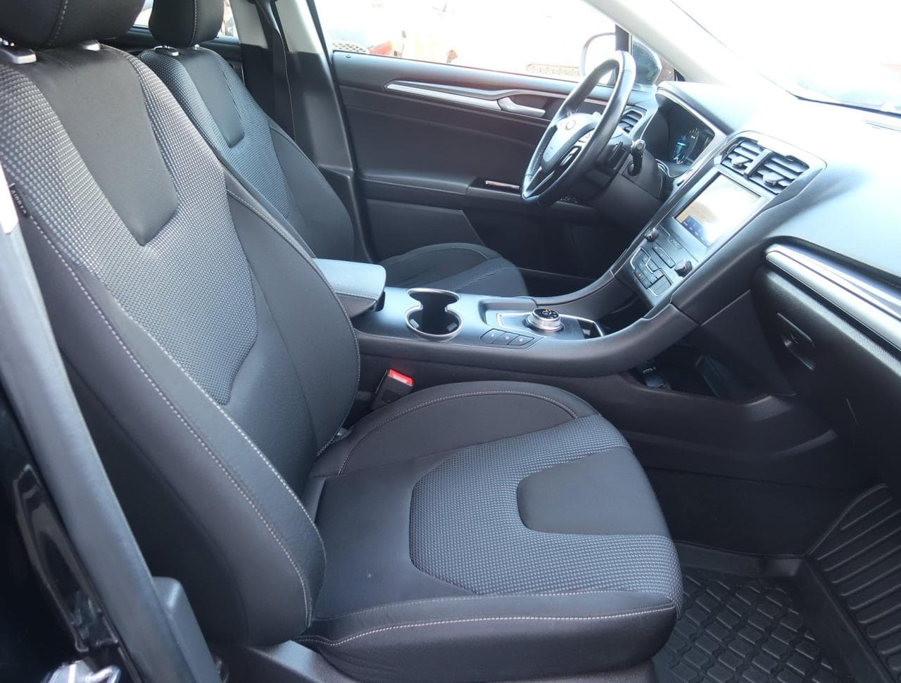 2019 Ford MONDEO - 12