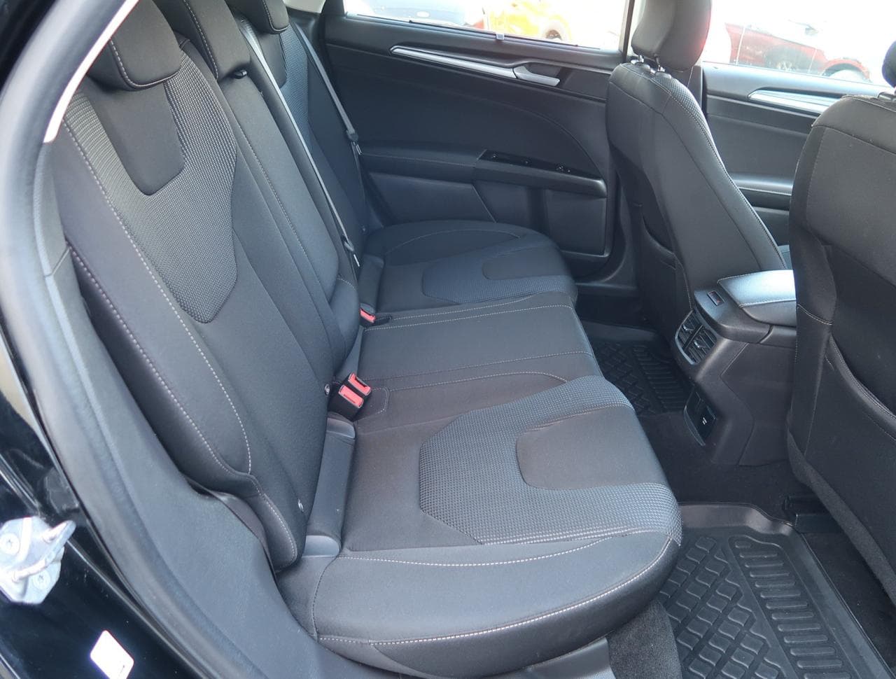 2019 Ford MONDEO - 13