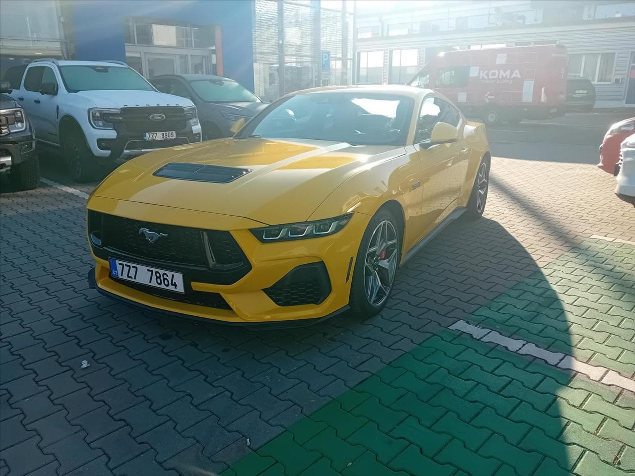 Ford Mustang 5,0 V8 328kW/446k GT kupé