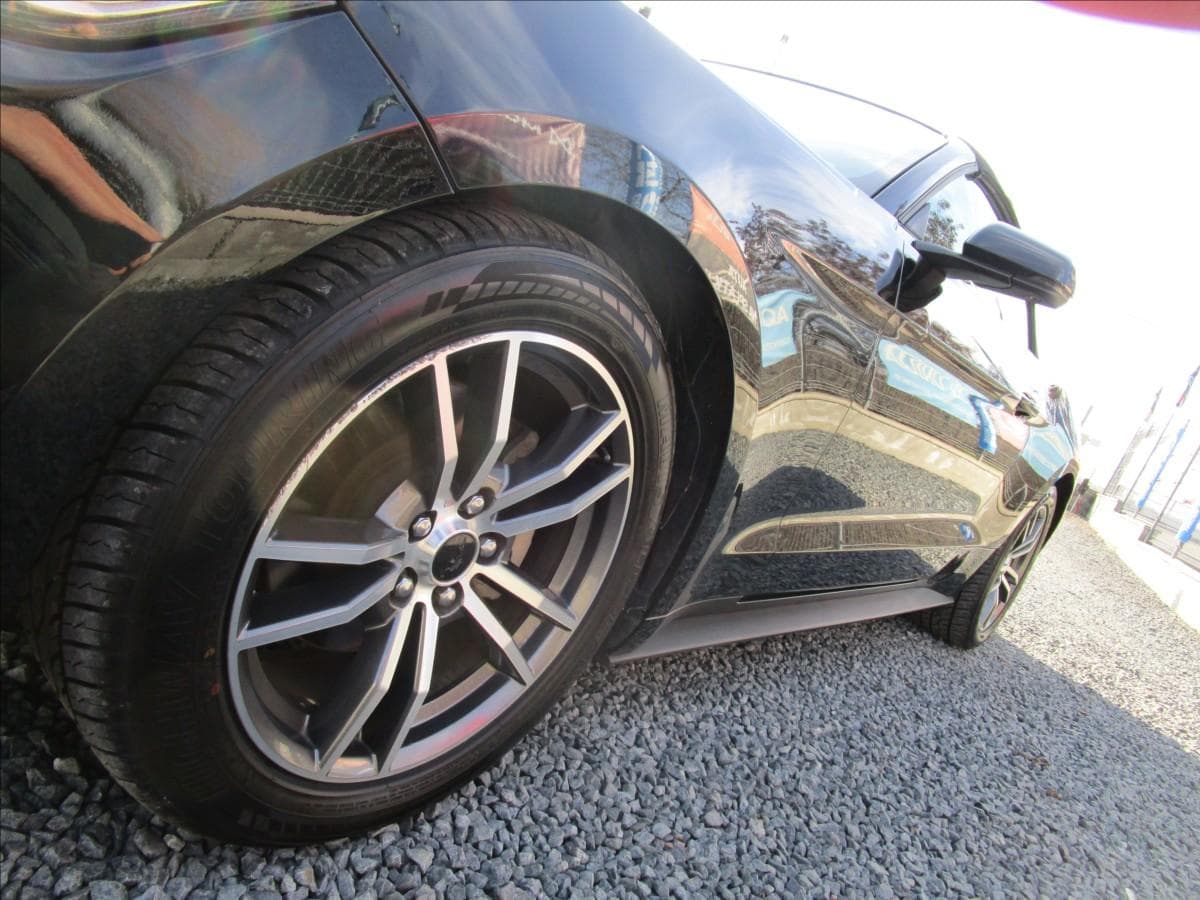 2016 Ford Mustang - 8