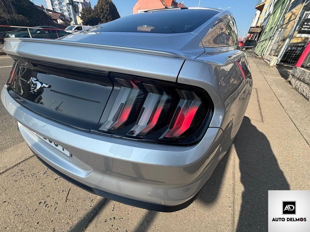 2018 Ford Mustang - 8