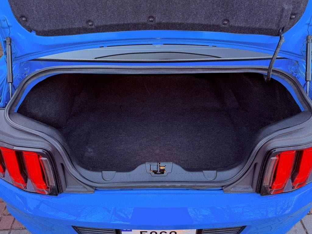 2013 Ford MUSTANG - 12