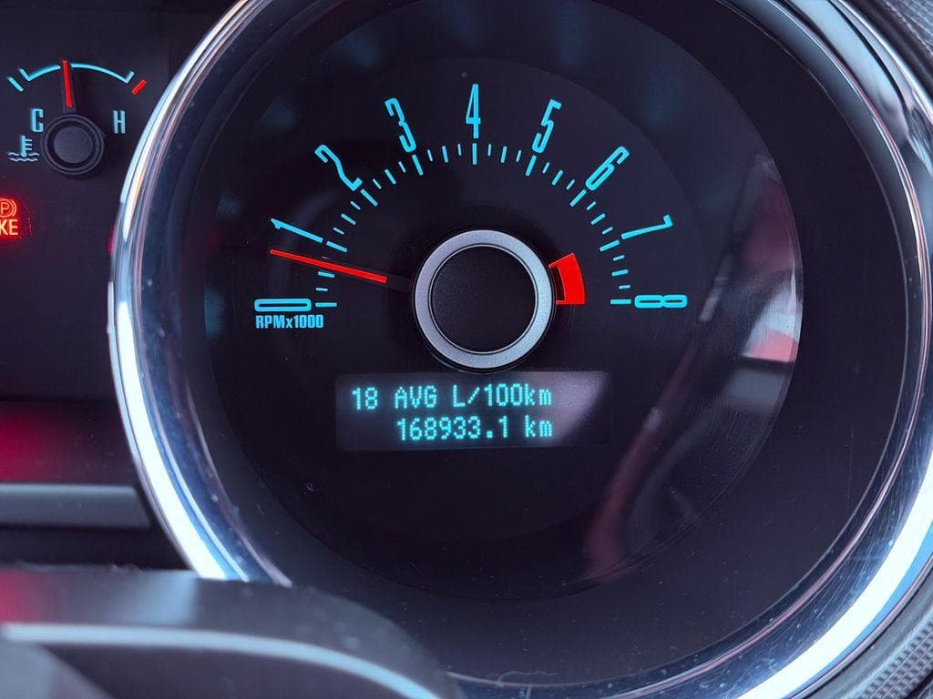 2013 Ford MUSTANG - 19