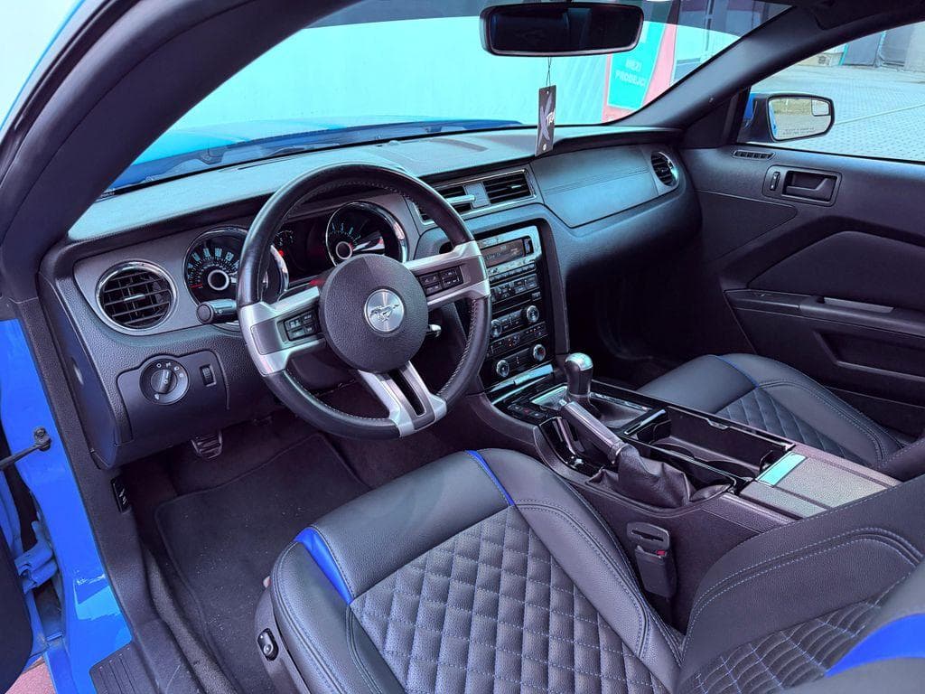 2013 Ford MUSTANG - 15