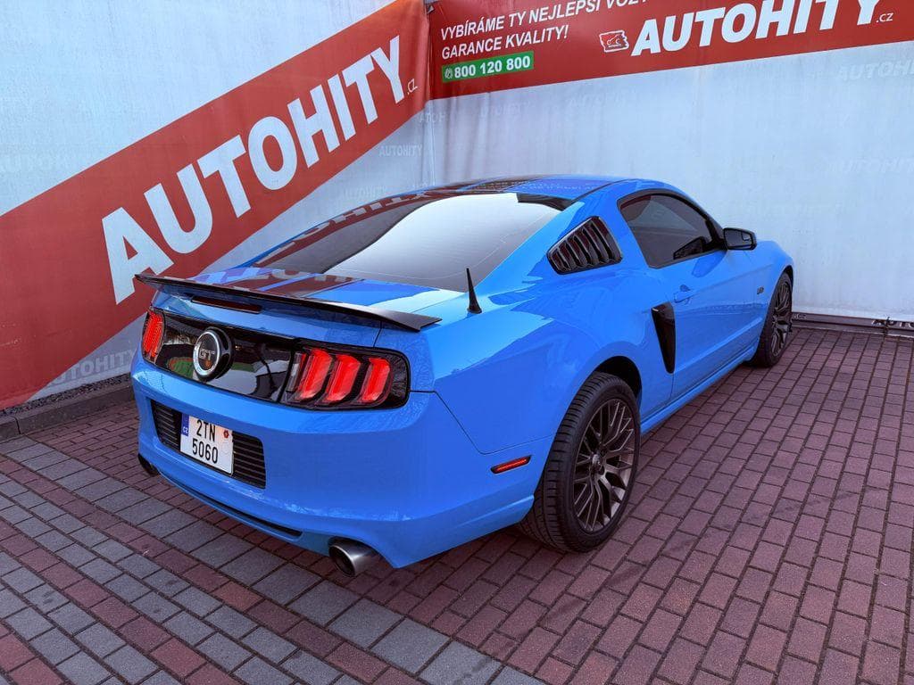 2013 Ford MUSTANG - 9