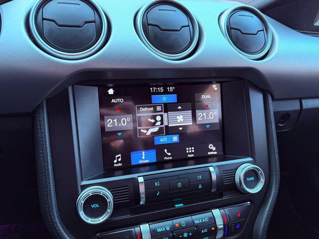 2018 Ford MUSTANG - 20