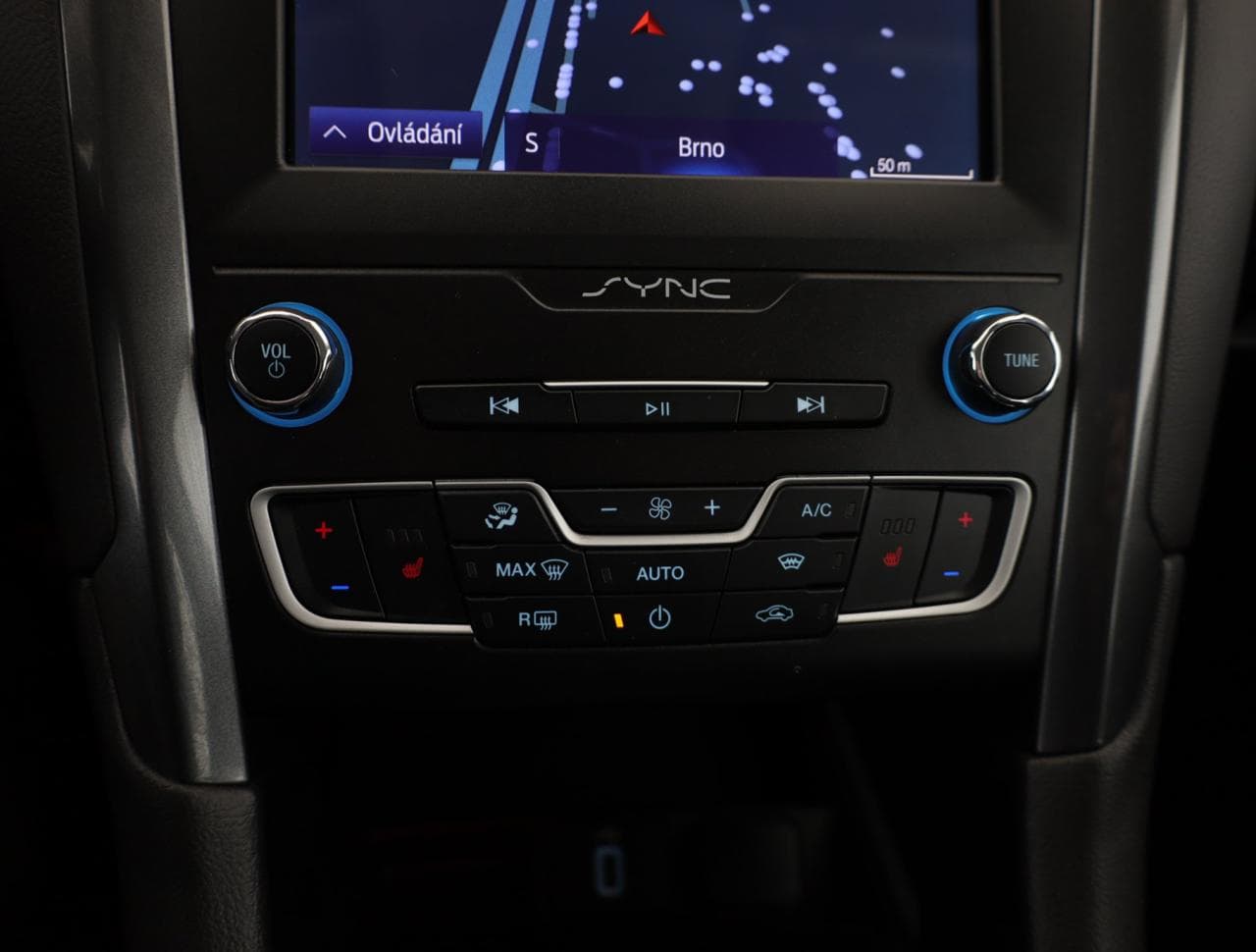 2020 Ford MONDEO - 19