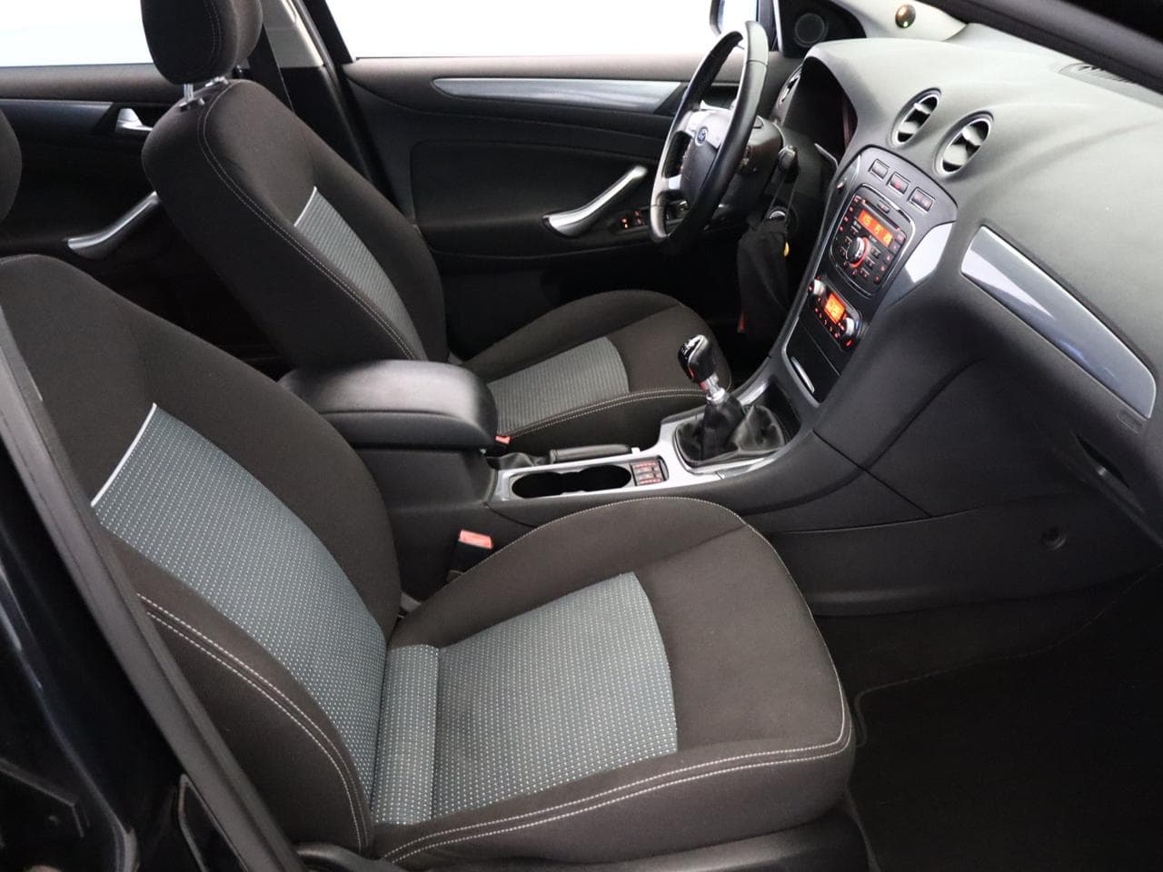 2011 Ford MONDEO - 10