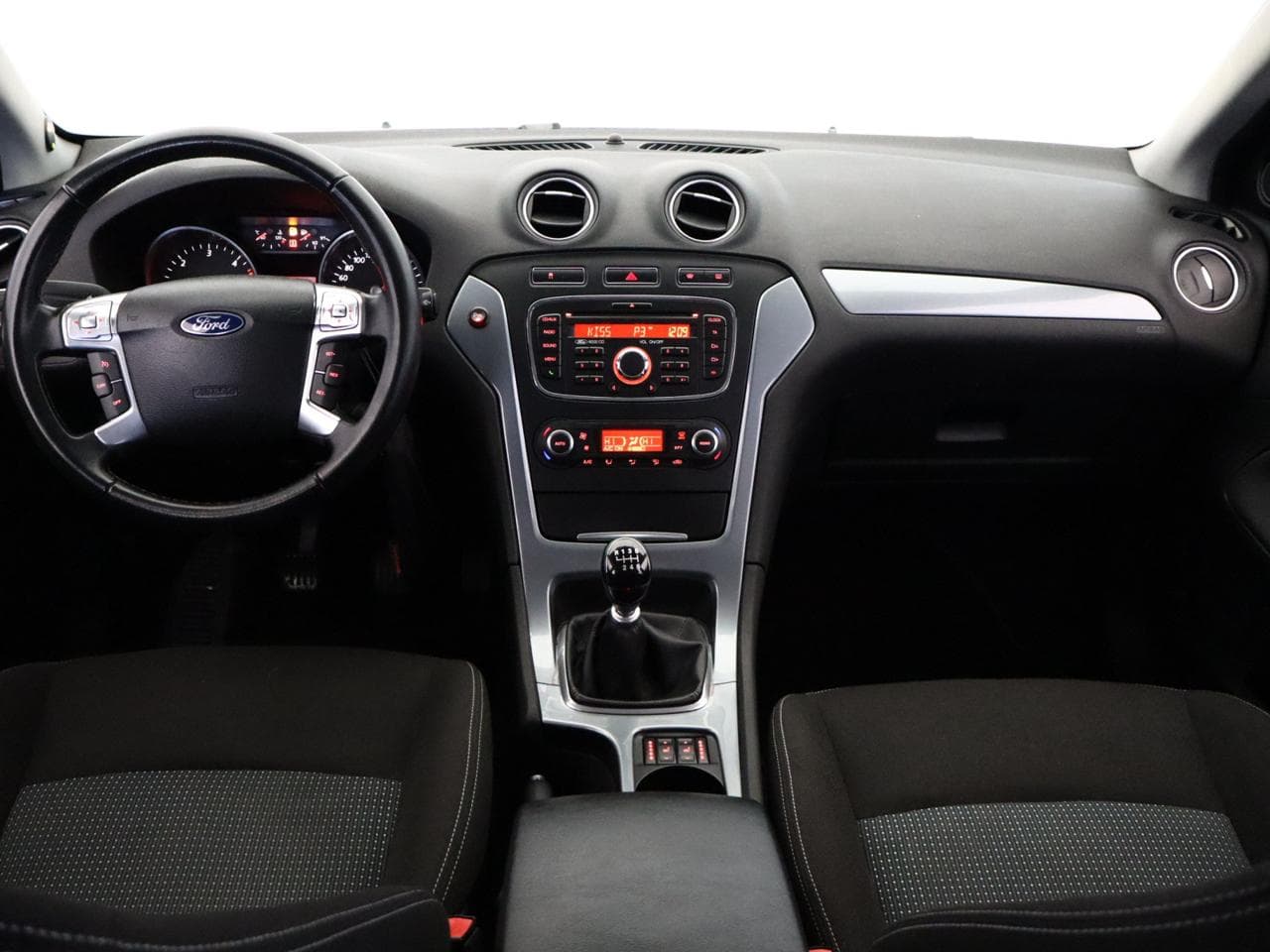 2011 Ford MONDEO - 9
