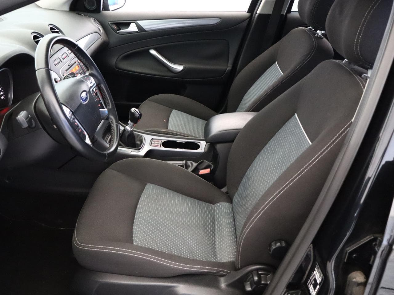 2011 Ford MONDEO - 14