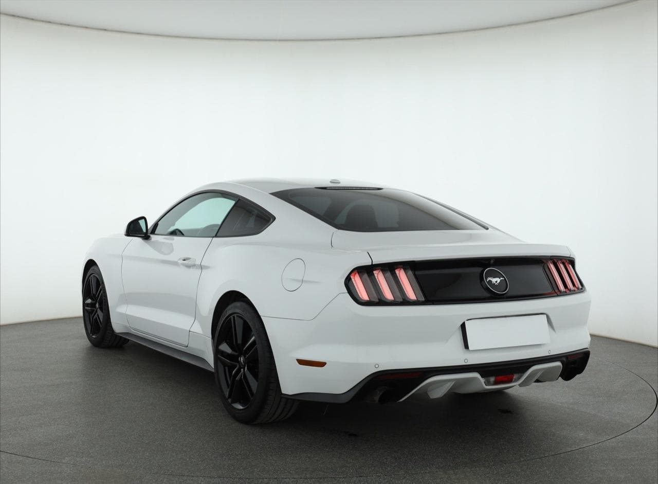 2017 Ford MUSTANG - 5