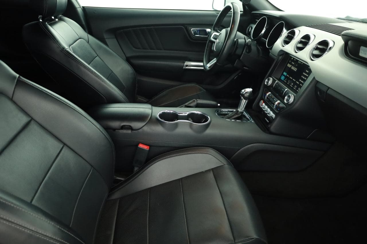 2017 Ford MUSTANG - 11
