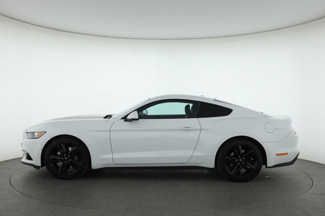 2017 Ford MUSTANG - 4