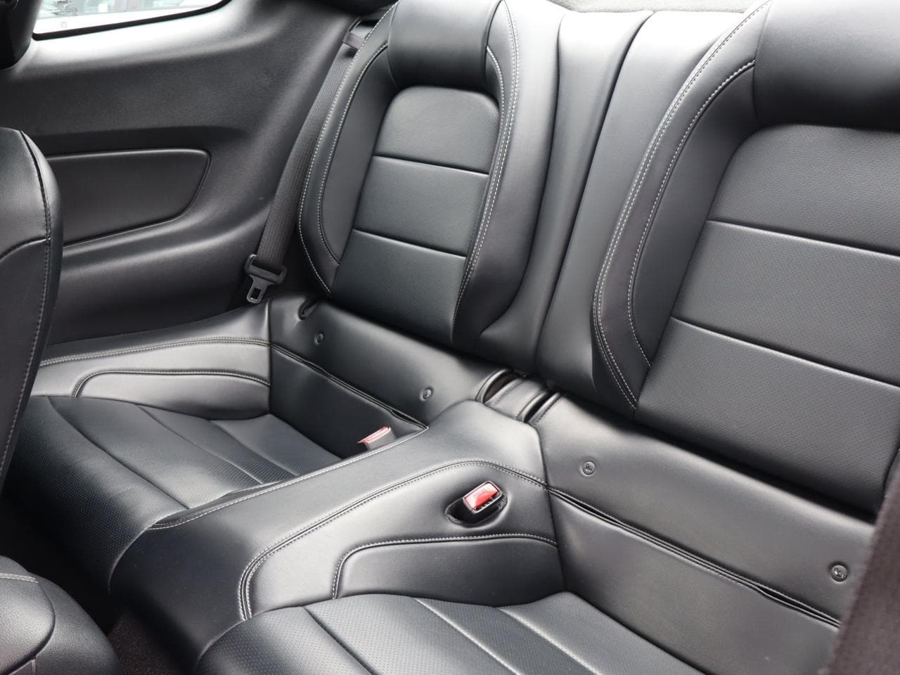 2016 Ford MUSTANG - 21