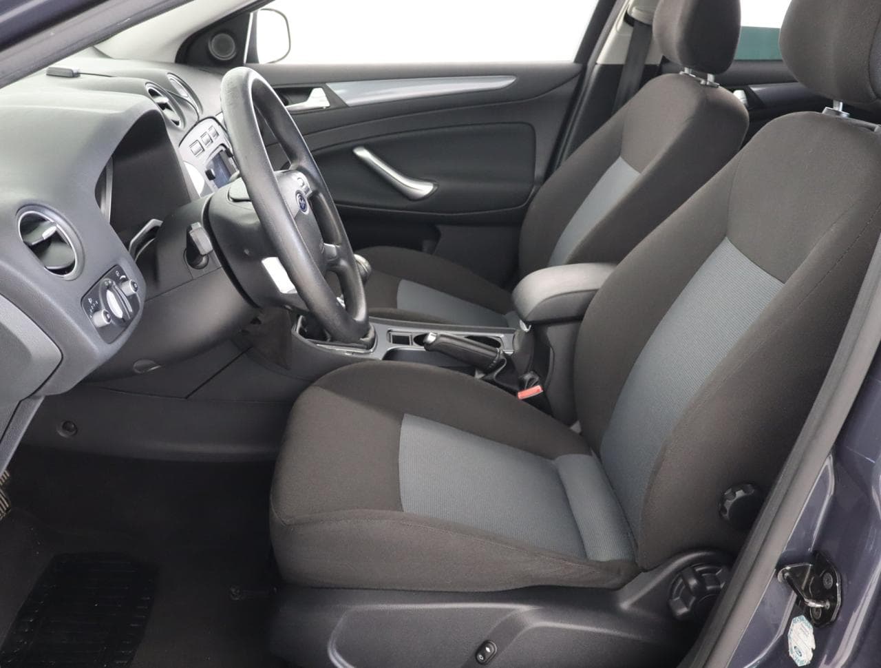2012 Ford MONDEO - 16