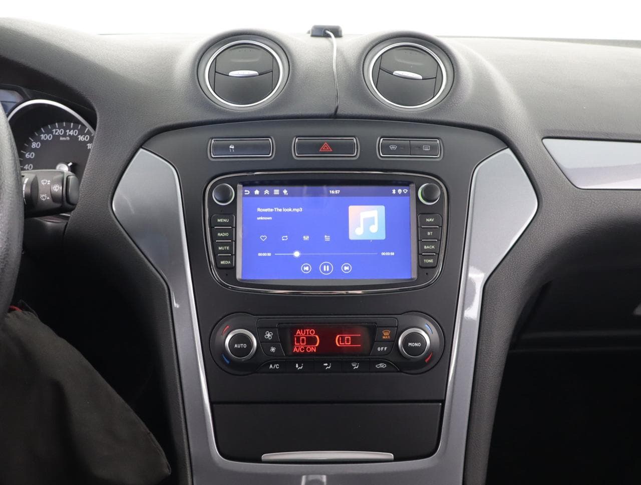 2012 Ford MONDEO - 18