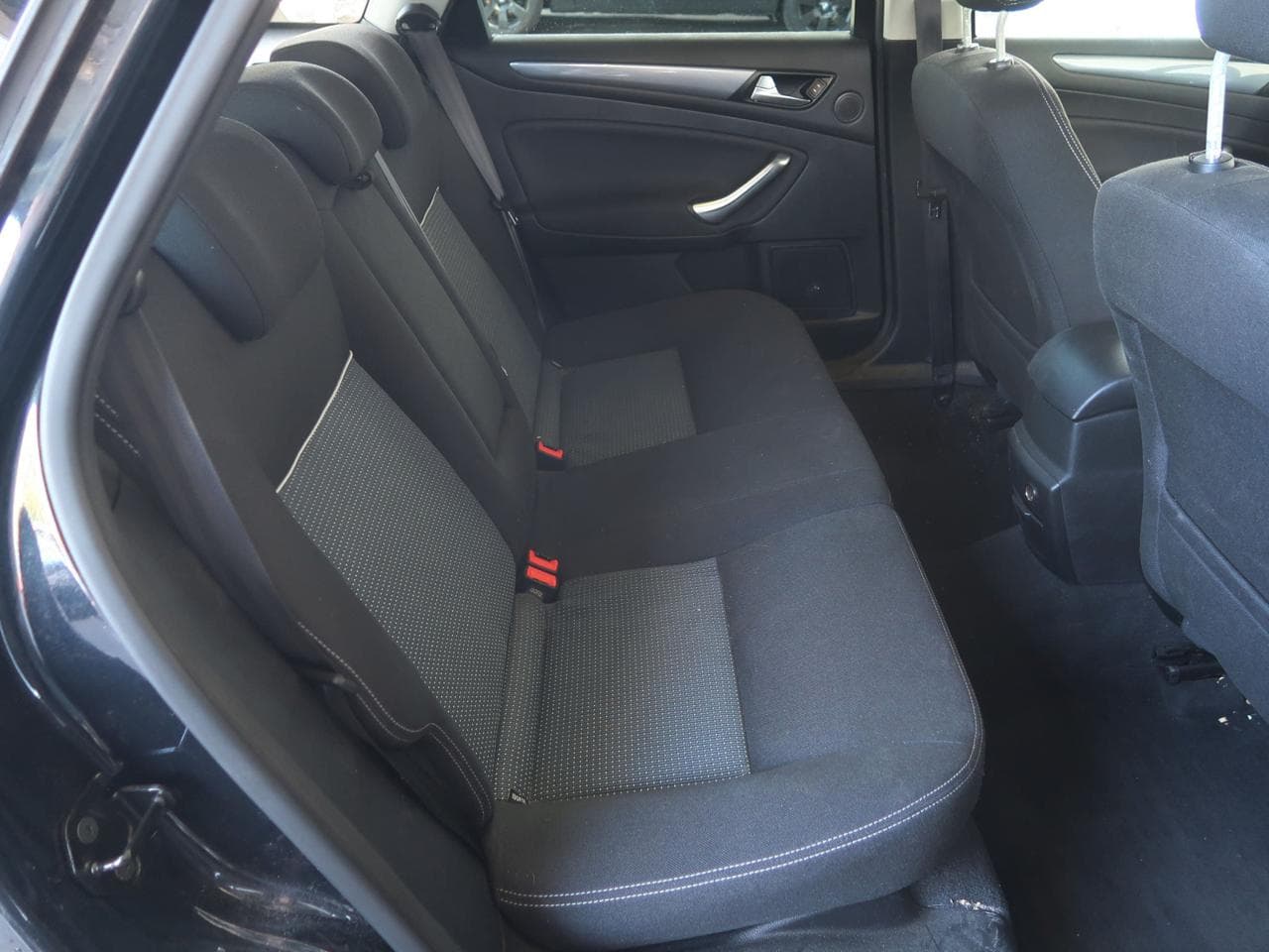 2011 Ford MONDEO - 13