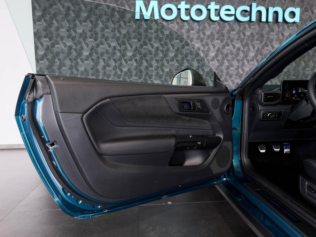 2026 Ford MUSTANG - 17