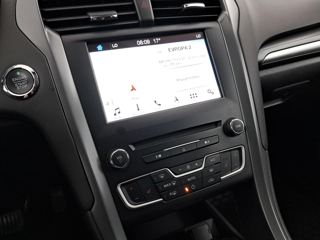 2016 Ford MONDEO - 18