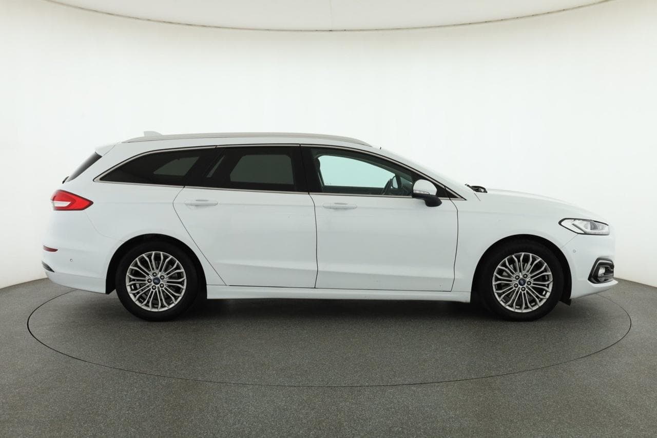 2020 Ford MONDEO - 17