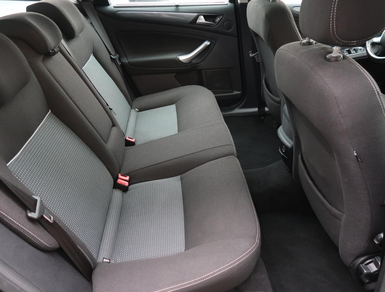 2011 Ford MONDEO - 13