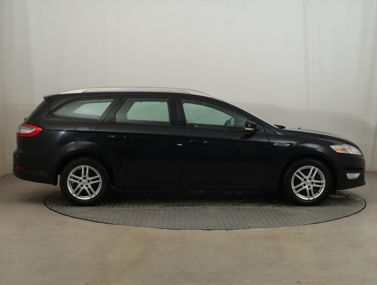 2011 Ford MONDEO - 8