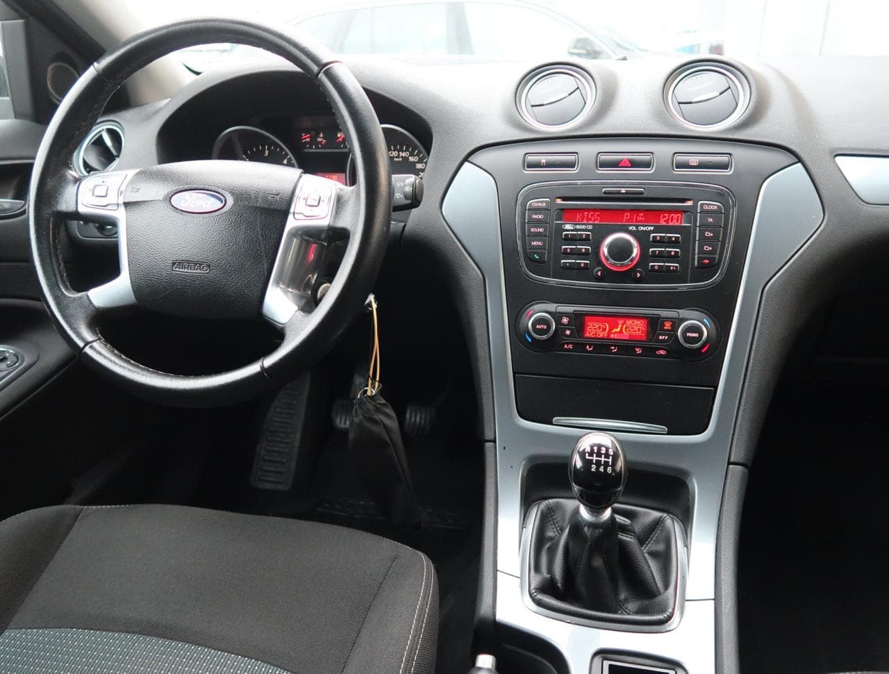 2011 Ford MONDEO - 10