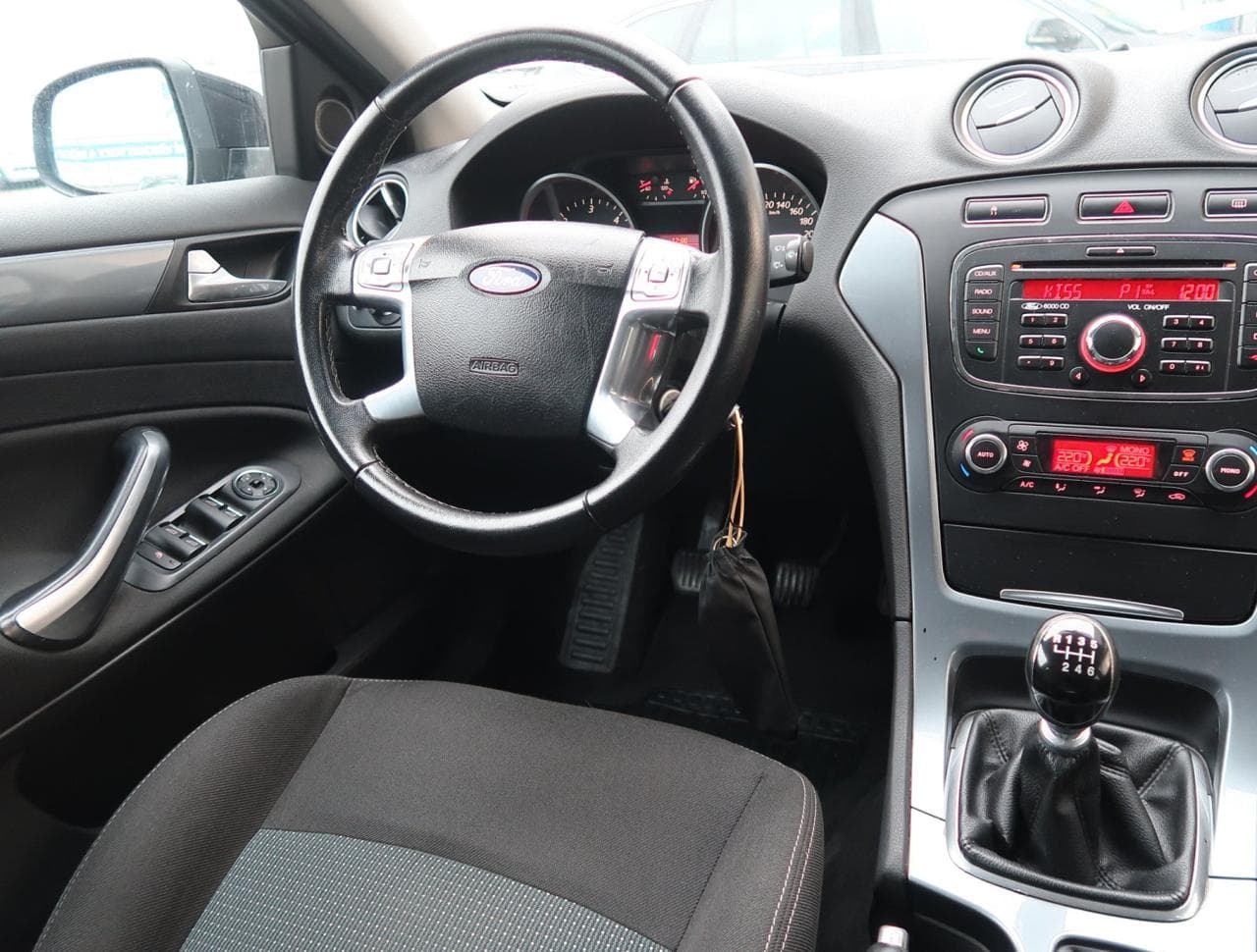 2011 Ford MONDEO - 9