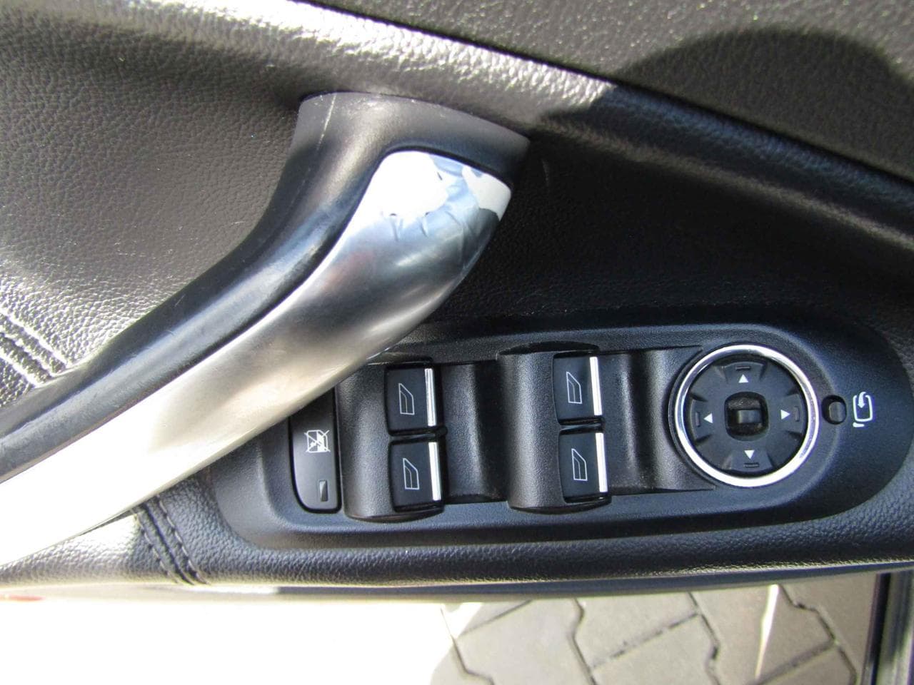 2010 Ford MONDEO - 11