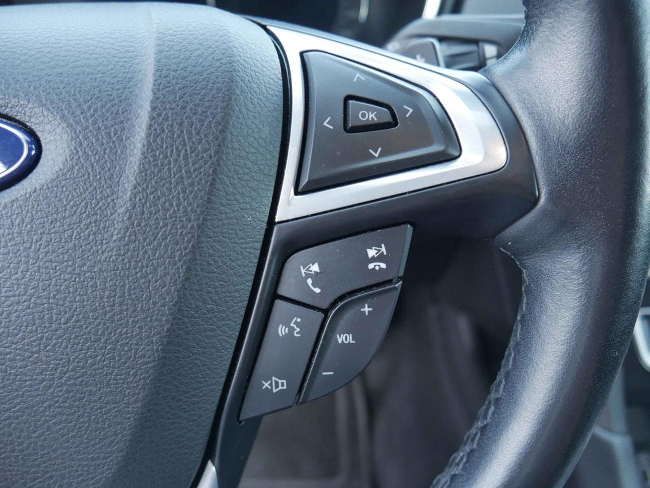 2019 Ford MONDEO - 19