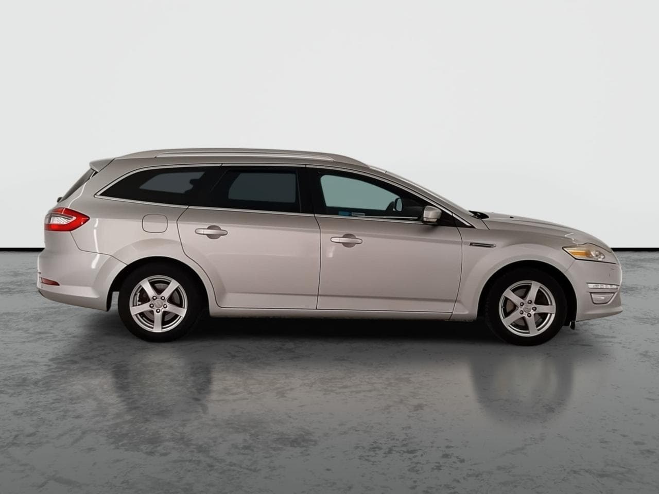 2011 Ford MONDEO - 8