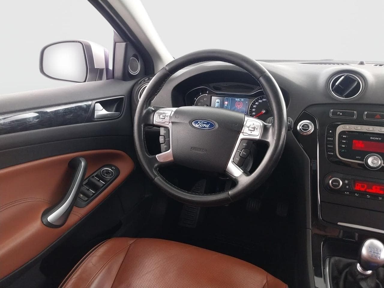 2011 Ford MONDEO - 9