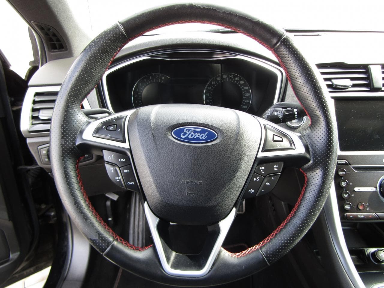 2018 Ford MONDEO - 19