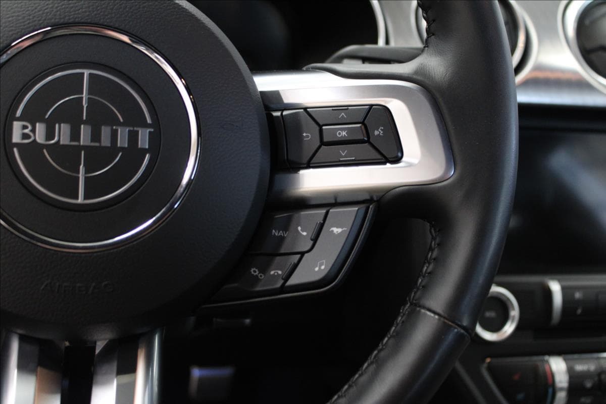 2020 Ford MUSTANG - 20