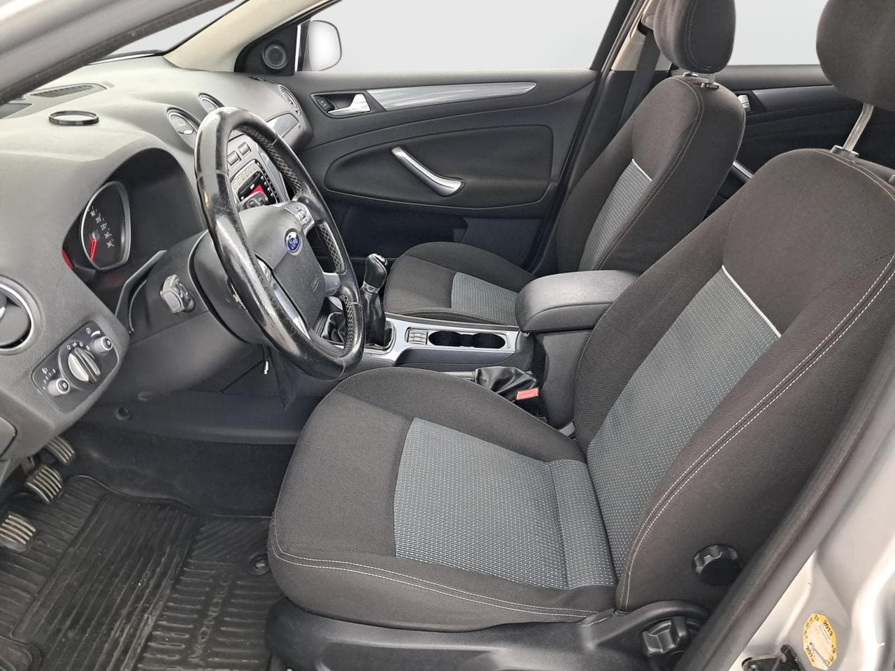 2010 Ford MONDEO - 16
