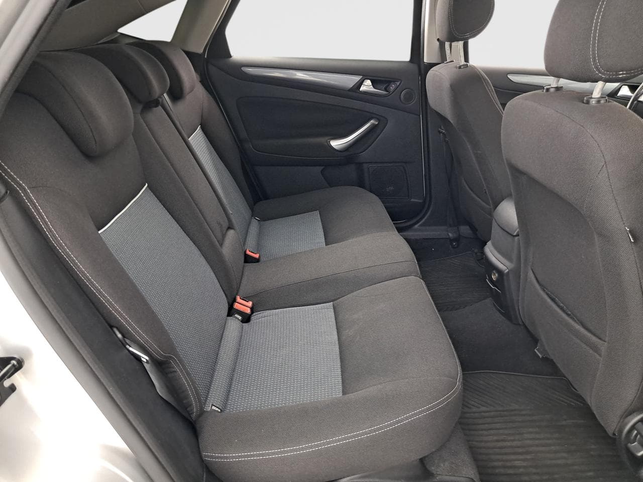 2010 Ford MONDEO - 13