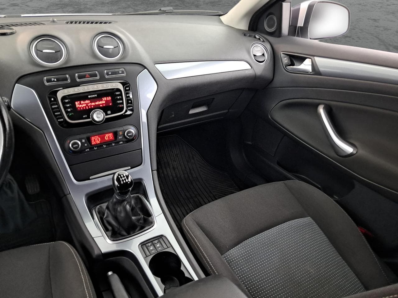 2010 Ford MONDEO - 11